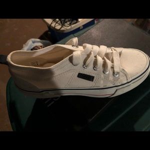 Esprit cream colored sneakers